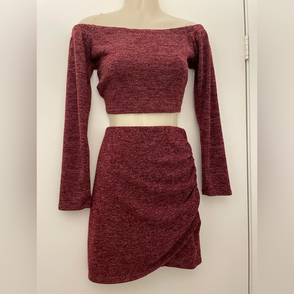 Burgundy sweater skirt set - Picture 1 of 4